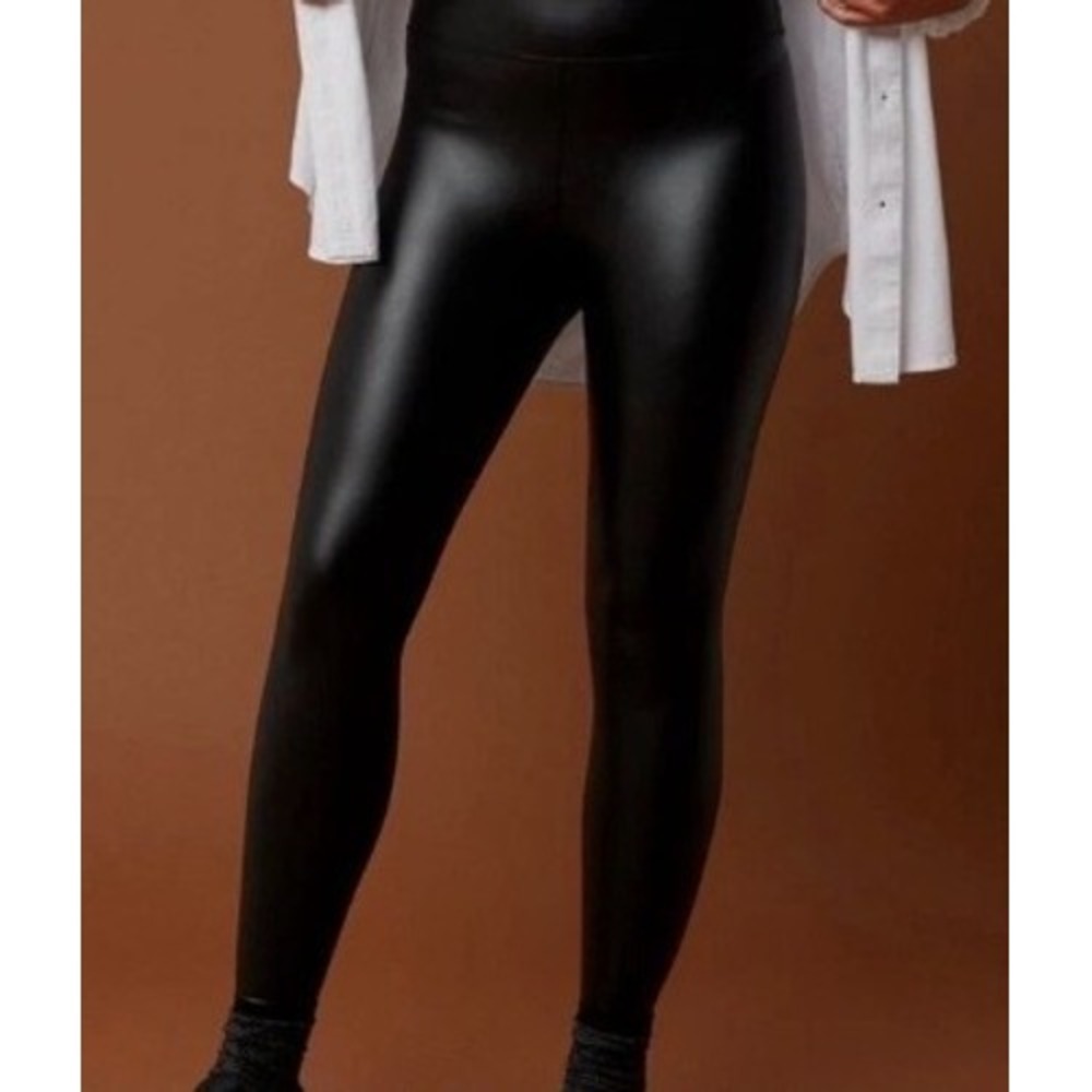NWT Aerie OFFLINE Real Luxe Fauxโ Leather High Waist Leggings XS Black